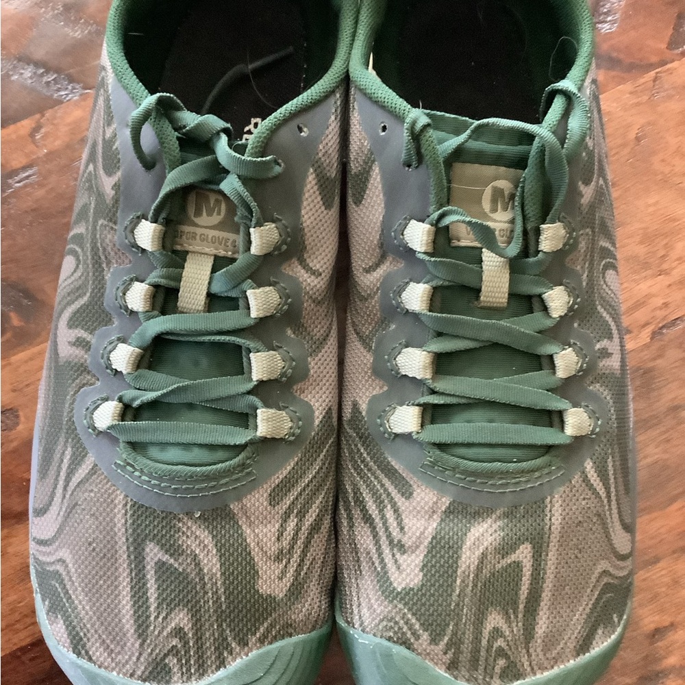 Merrell Men’s Vapor Glove 4 size 9. Excellent Condition! Smoke free home.